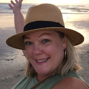 Meet your Posher, Dana